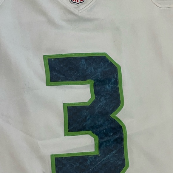 Russel wilson Sehawks Jersey Large - Picture 4 of 9